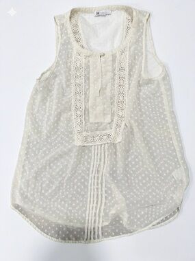 DR2 Cream Swiss Dot Sleeveless Blouse Lace Trim Boho Pleated Size Small